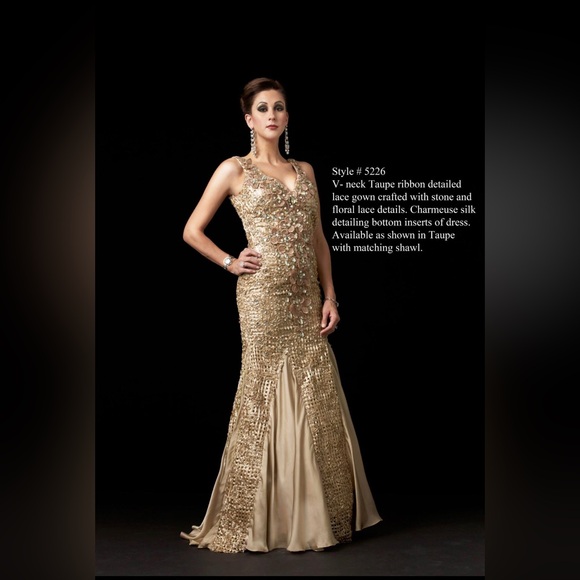 A Authentic Unique Couture gown - Picture 1 of 1